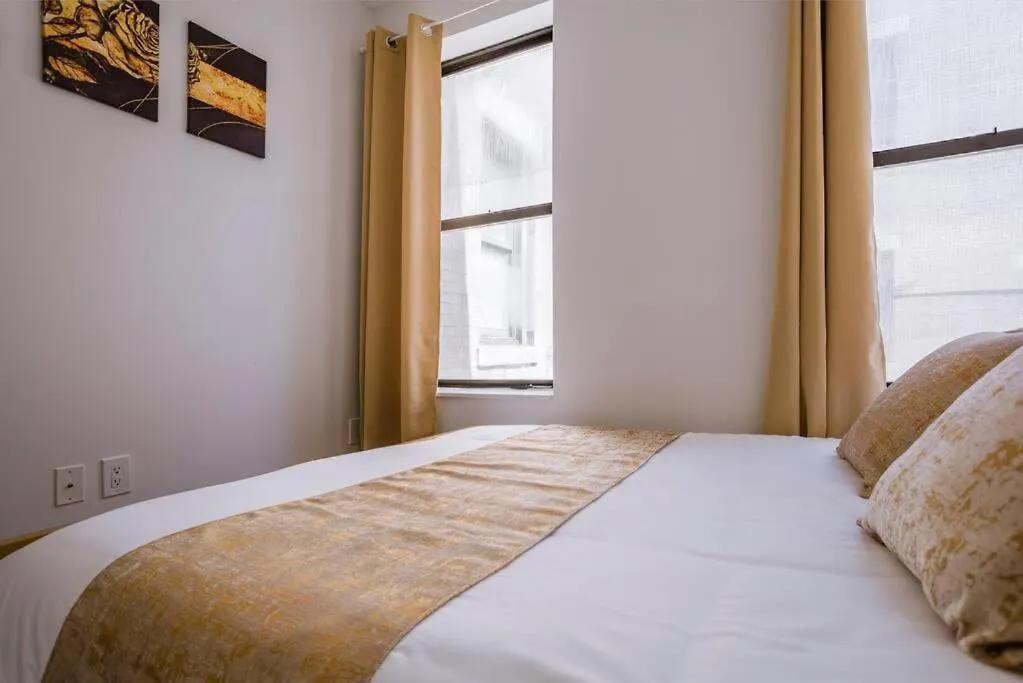 5-Bedroom New York Apartment 0*,